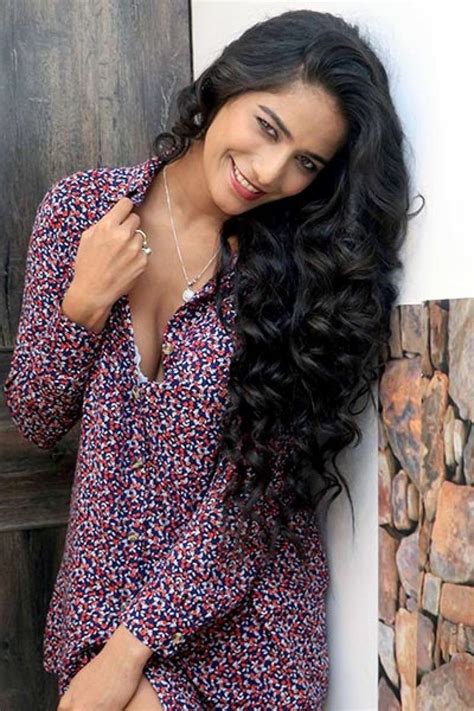 poonam pandey hottest|‘GETTING HOT’: Poonam Pandey crosses all limits of boldness。